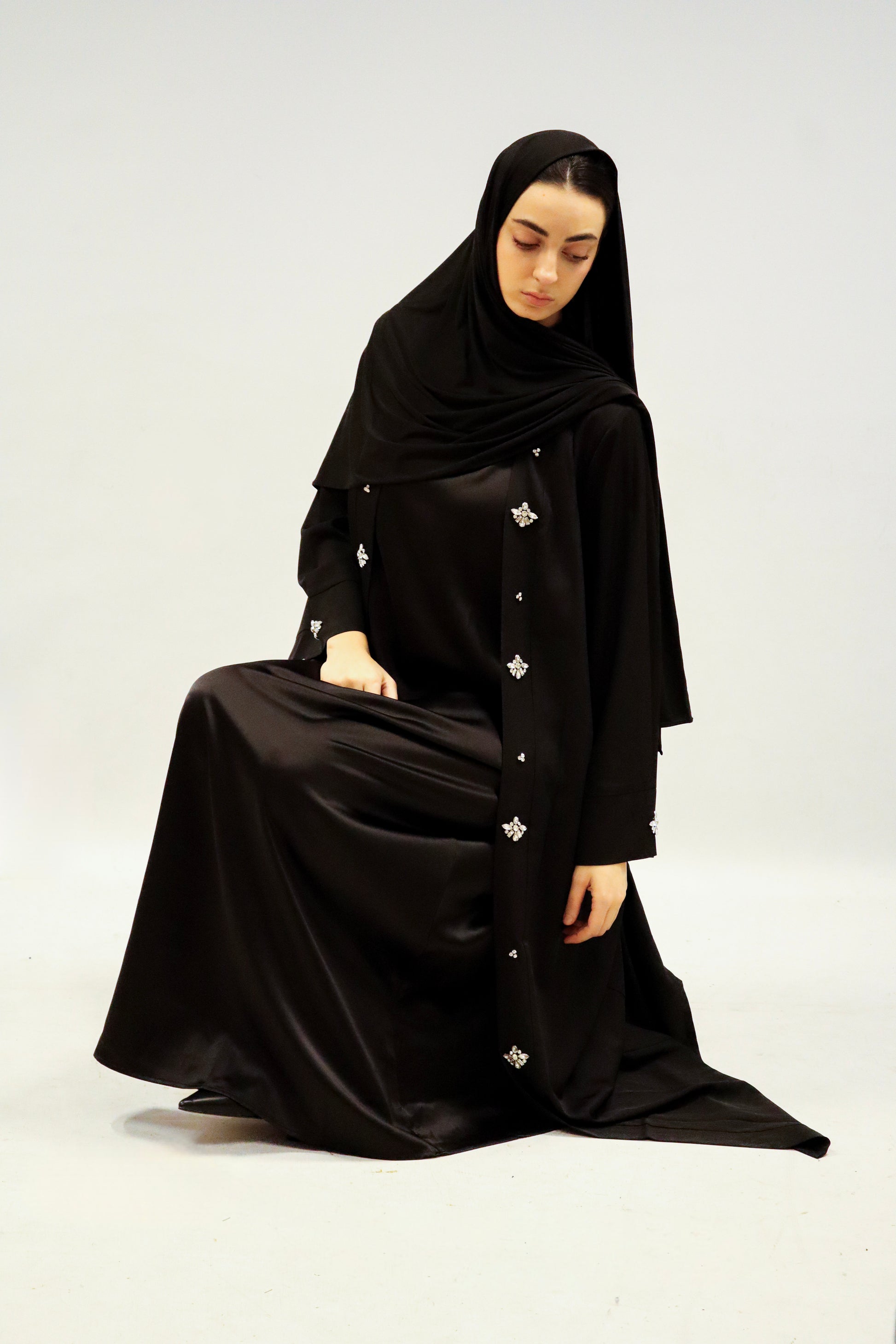 Kinomo mastour élégant noir / sous abaya noire satinée 