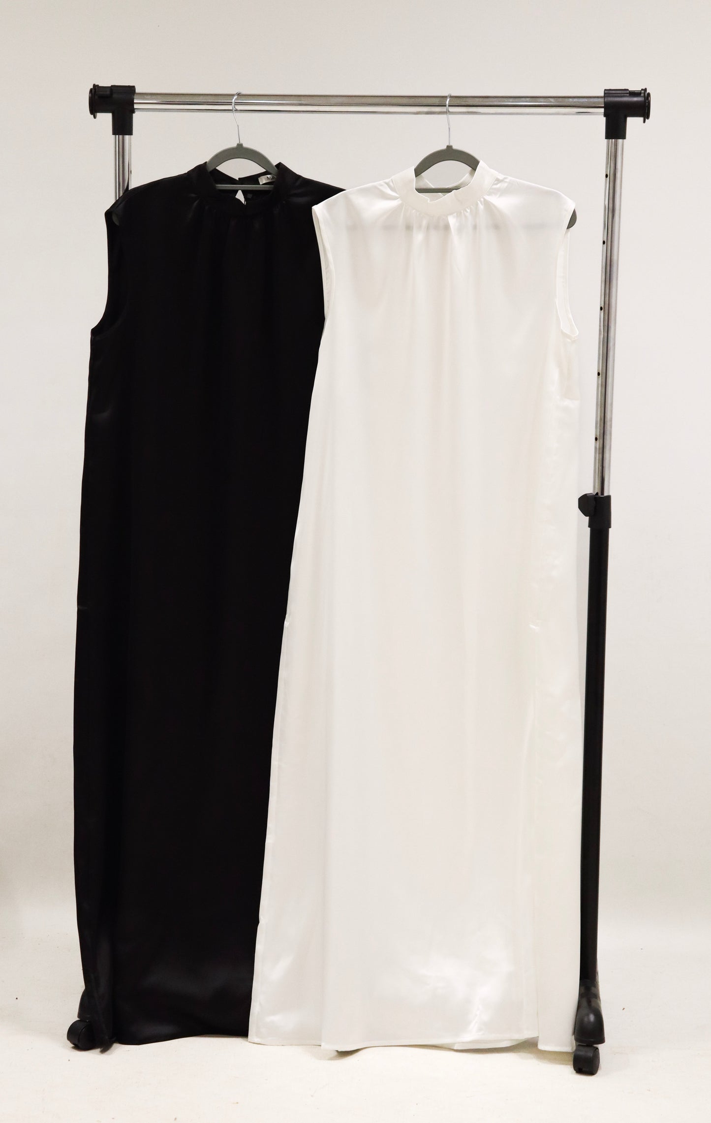 Sous abaya satinée noire et blanche